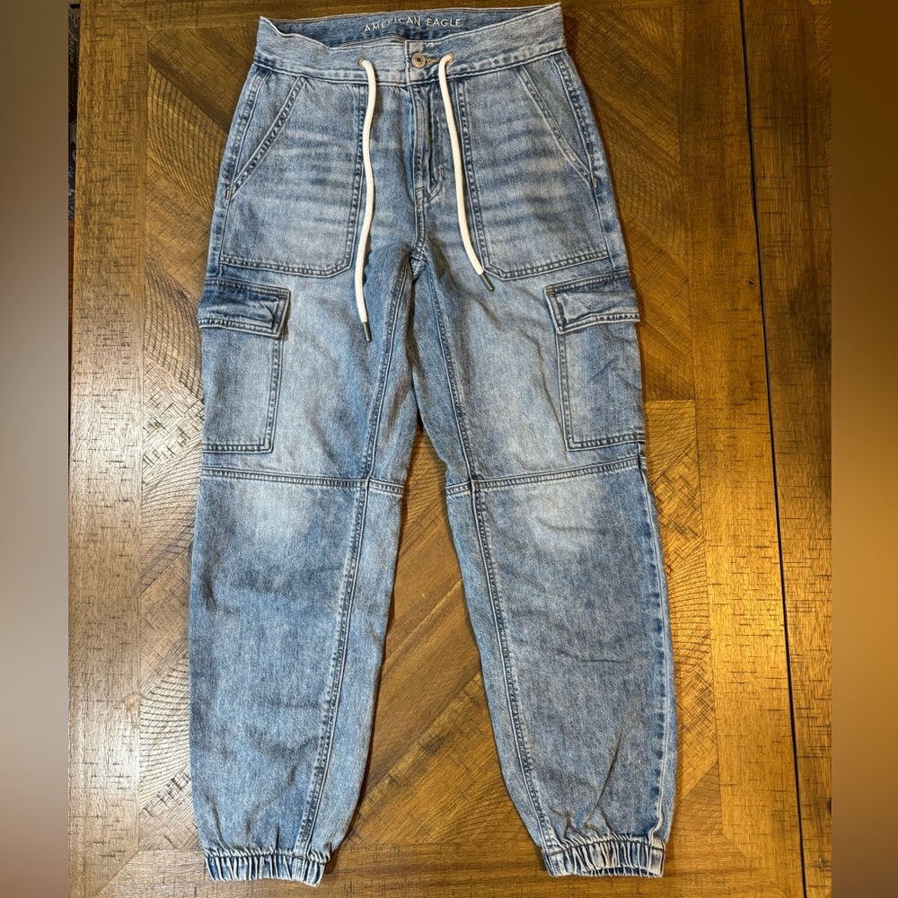 SOLD X POSTED American Eagle High Waisted Light Wash Denim Cargo - Picture 2 of 14